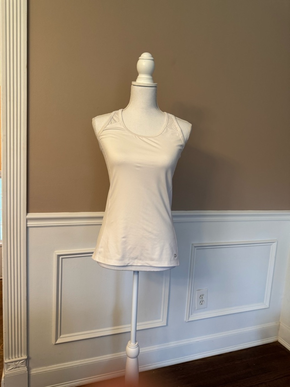 GAP Fit white Women's Athletic Tank with Mesh Shoulder Trim